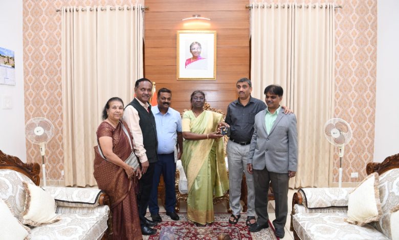 Dr. Mahantesh meet'sthe First Citizen of India, Smt. Droupadi Murmu