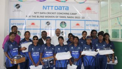 Former MP, C.Rajendran, distributed shoes to Blind Women Cricketers-1