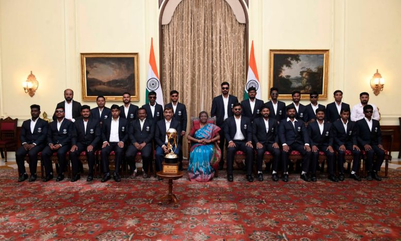 President Droupadi Murmu met the winners of T20 World Cup for the Blind 2022-1