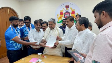 Players from Karnataka met the Chief Minister Mr Siddaramaiah-2