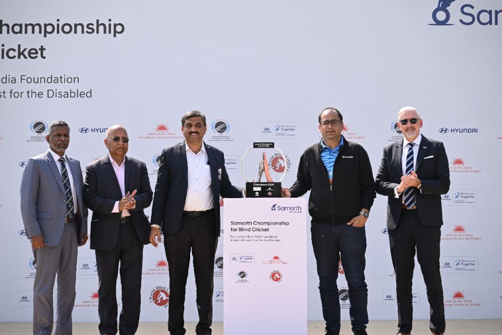 Unveiling the tournament trophy for Samarth Championship for the Blind Cricket-9
