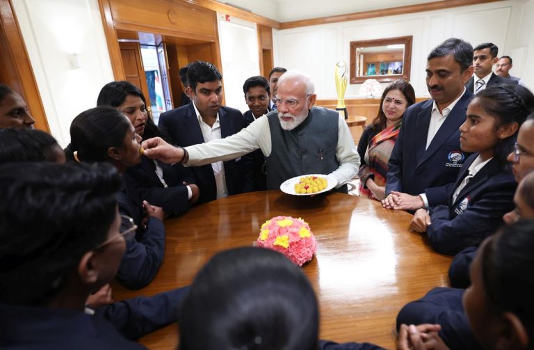 Modi meeting Blind Cricket Womens Indian Team after India winning world cup