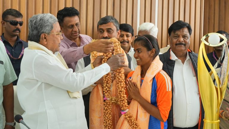 Indian Womens Cricket Team for the Blind was felicitated by Shri Siddaramaiah-4