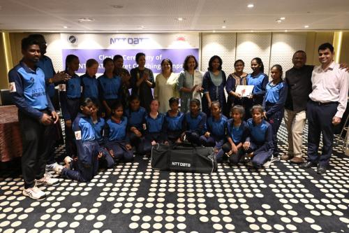 At the closing ceremony of the NTT DATA Cricket Coaching Camp for Blind Women, the NTT DATA leadership team presented cricket kits to the six teams-2